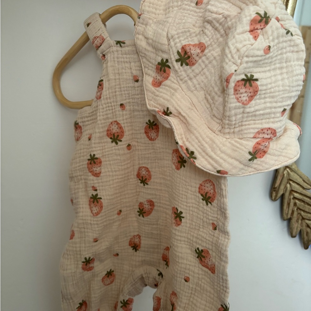 Strawberry Print baby Romper and Hat Set